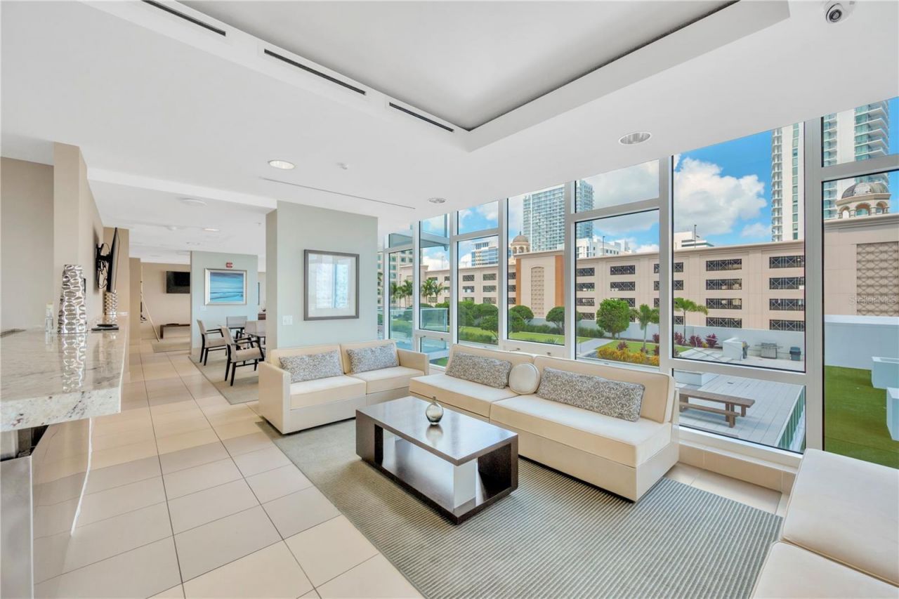 145 2nd Avenue S, Unit 521, Saint Petersburg, FL 33701 Photo