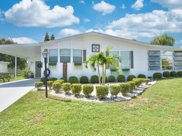 8483 Filifera Court, Port Saint Lucie, FL 34952