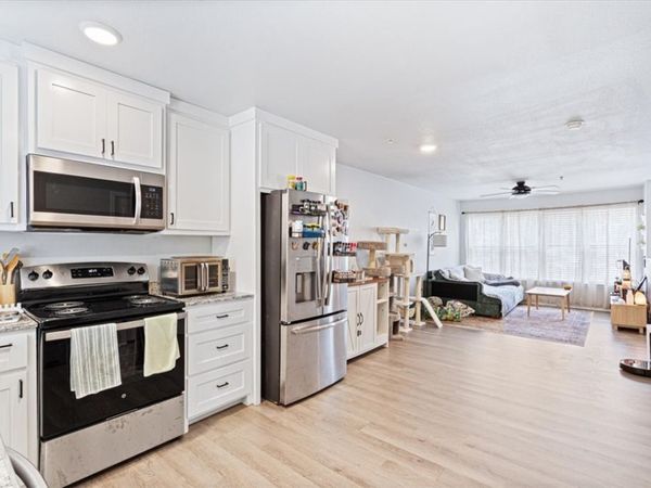 1865 N Scull Creek Drive, Fayetteville, AR 72703