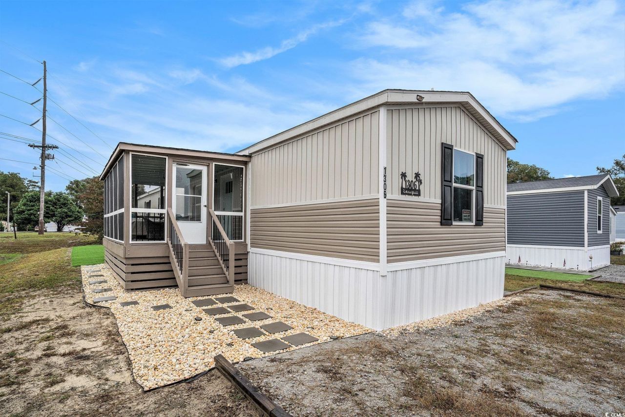 1306 Seagull Blvd. Photo 1