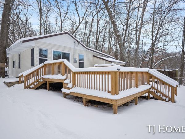 6048 Stewart Woods Drive, Delton, MI 49046