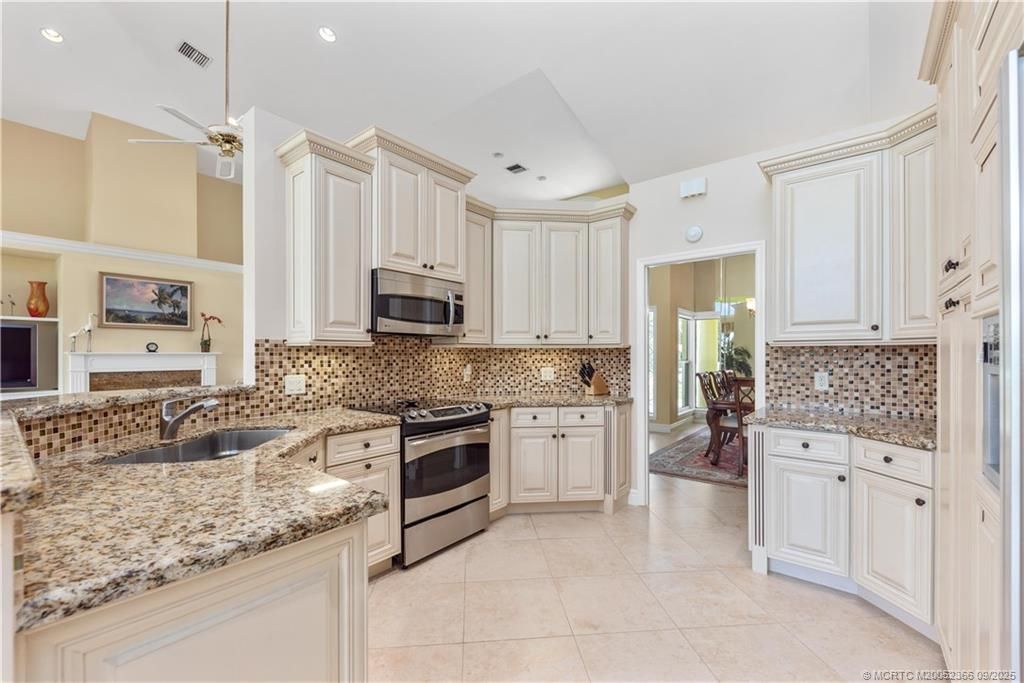 2015 NW Laurel Oak Lane, Palm City, FL 34990 Photo