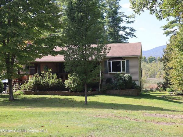 132 Dutchtown Road, Saugerties, NY 12477