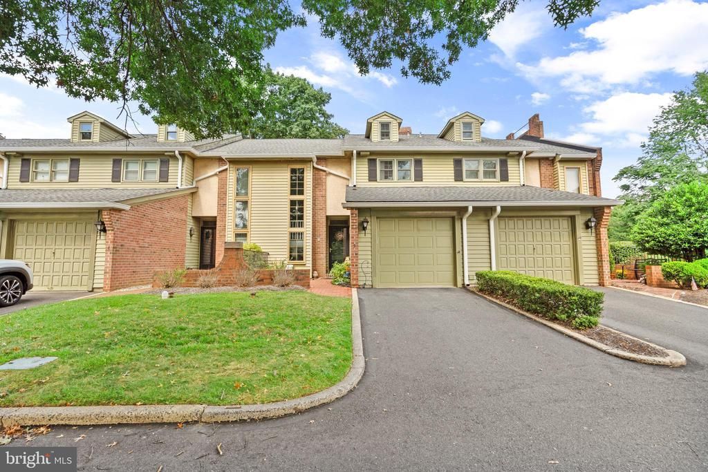 5 Sutphin Pines, Yardley, PA 19067 Main Photo