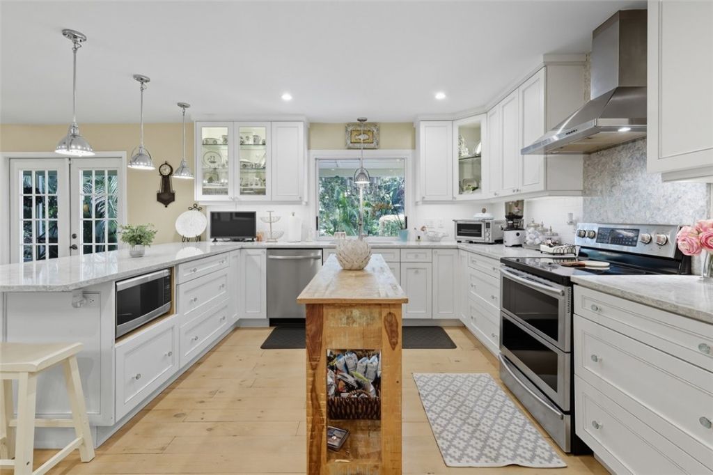 902 Tides Road, Vero Beach, FL 32963 Photo