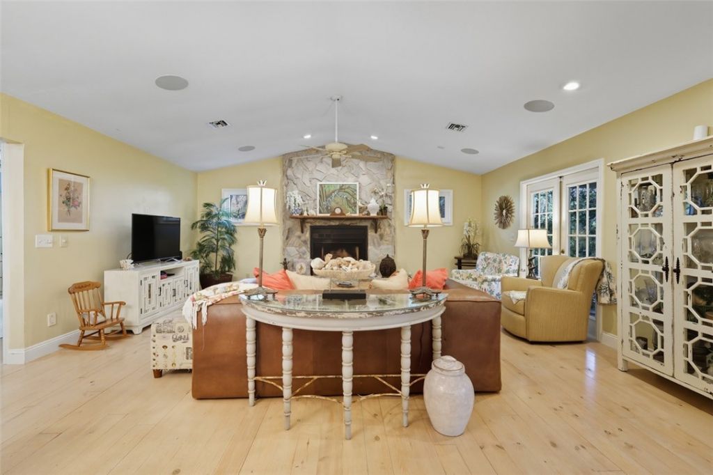 902 Tides Road, Vero Beach, FL 32963 Photo