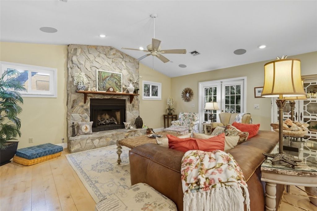 902 Tides Road, Vero Beach, FL 32963 Photo