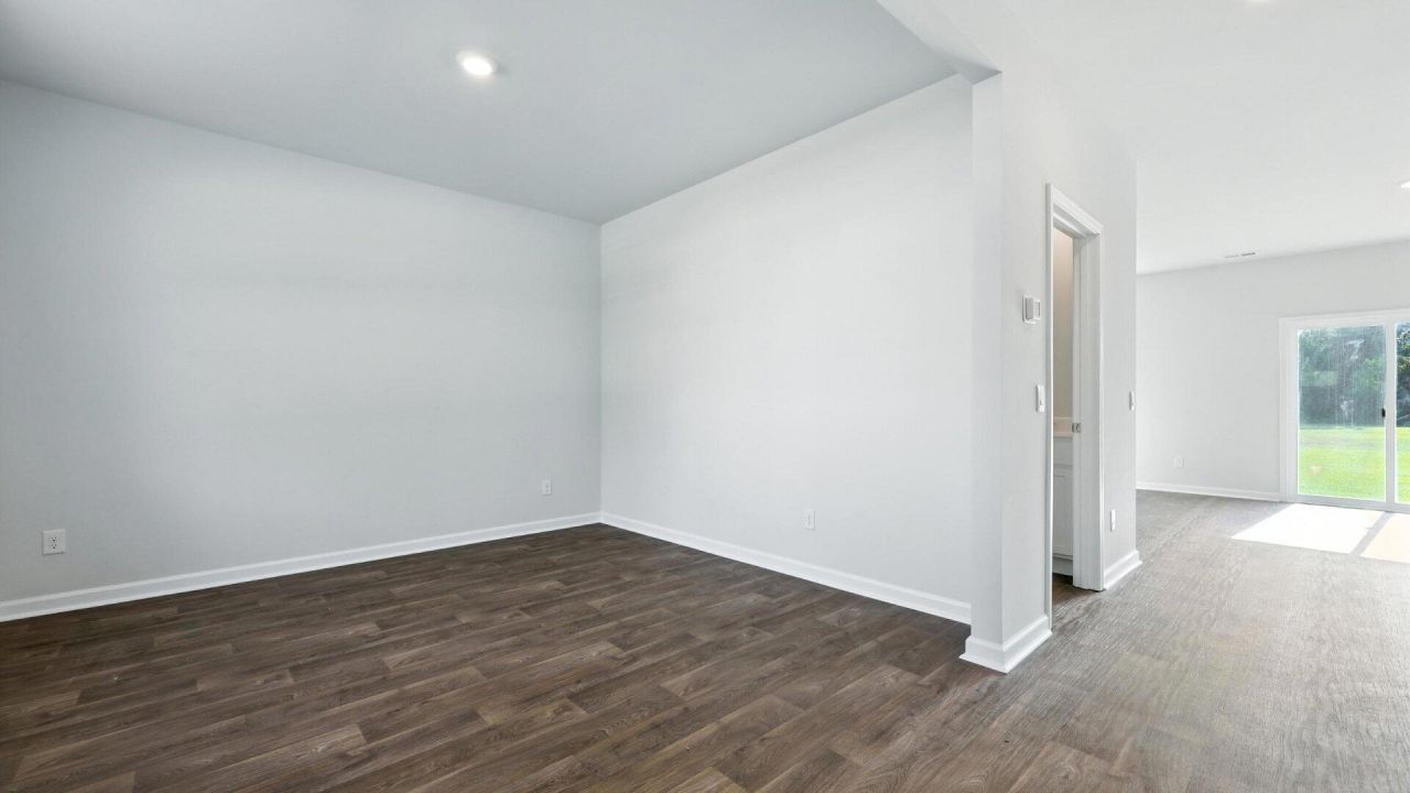 121 Cantley Way Photo 2