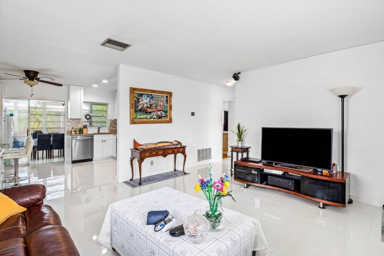 6809 NW 75th Street, Tamarac, FL 33321 Photo