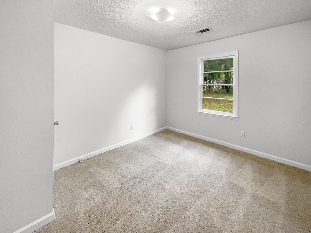 302 Embassy Drive Photo 13