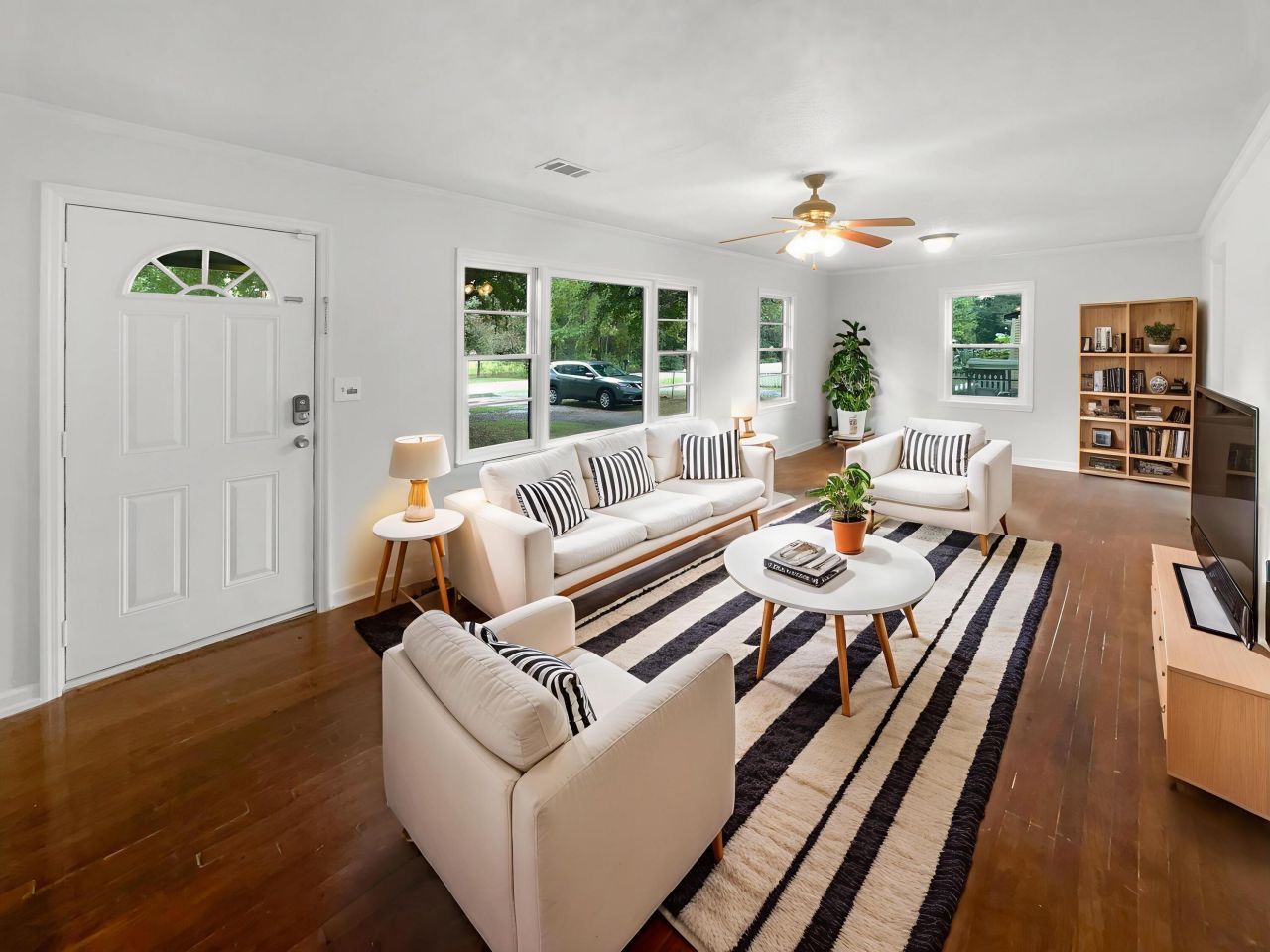 302 Embassy Drive Photo 2