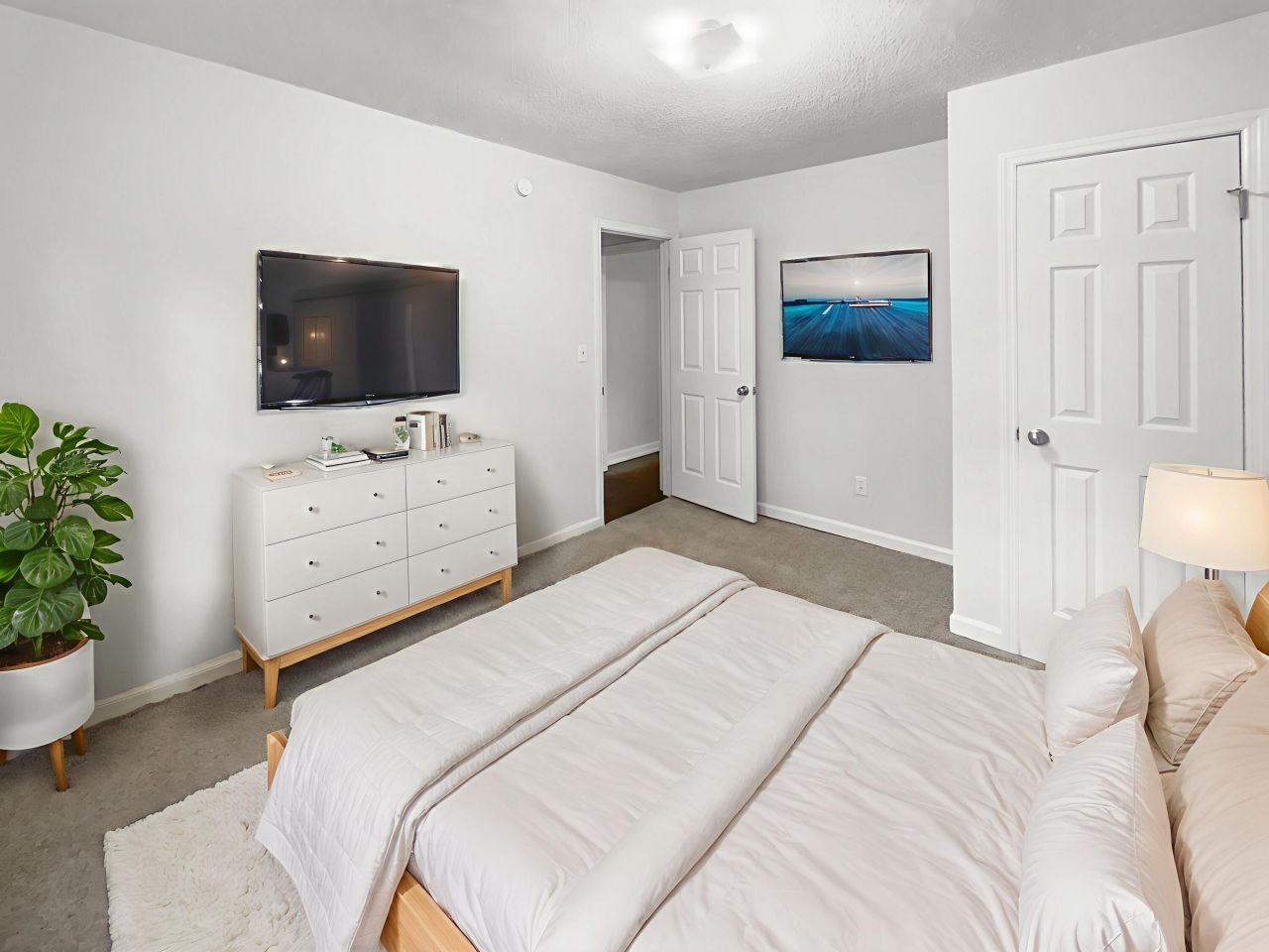 302 Embassy Drive Photo 4