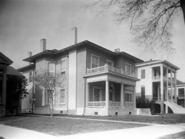 962 Government Street, Mobile, AL 36604