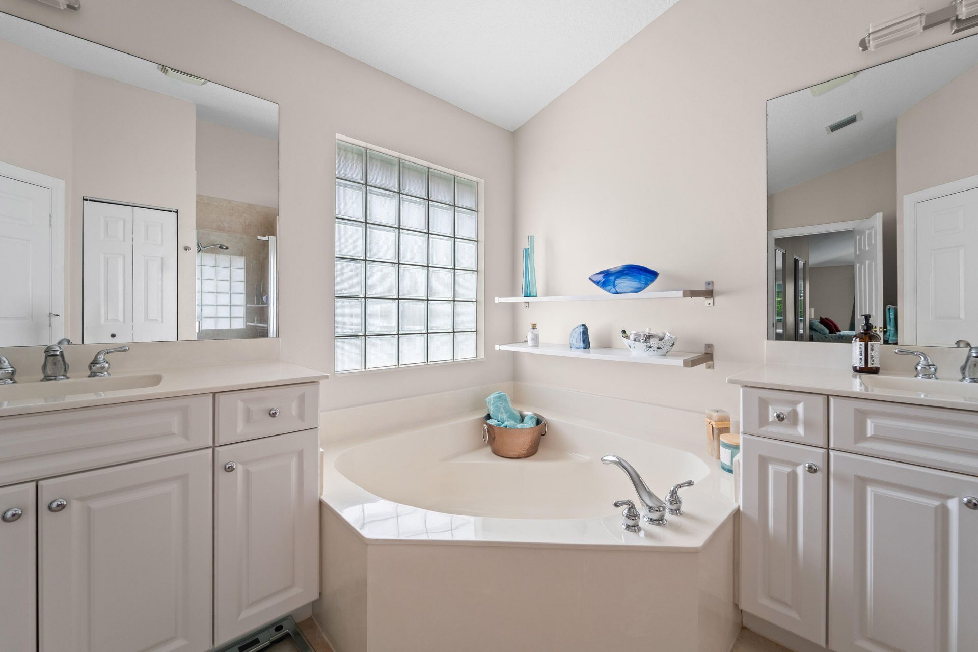 5658 S Fountains Drive, Lake Worth, FL 33467 Photo