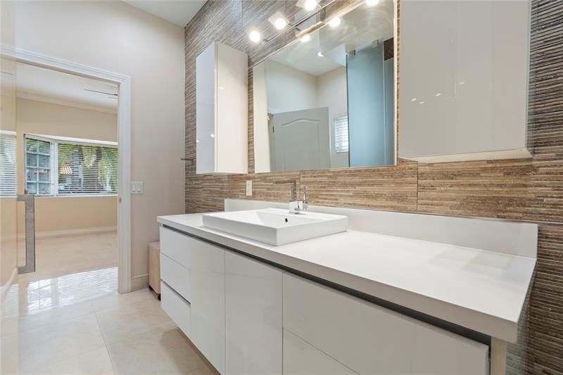 8235 NW 164th St, Miami Lakes, FL 33016 Photo