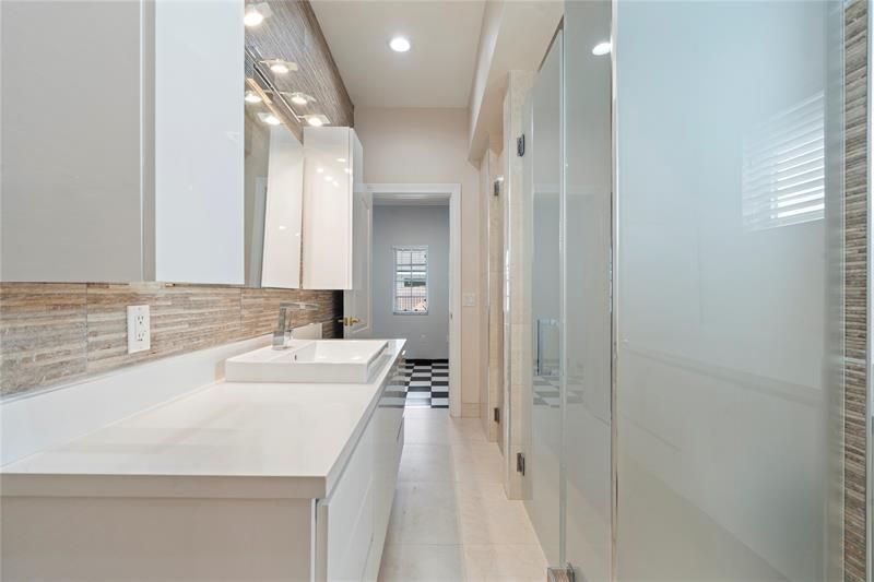 8235 NW 164th St, Miami Lakes, FL 33016 Photo