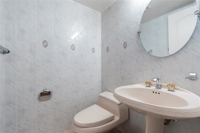 8235 NW 164th St, Miami Lakes, FL 33016 Photo