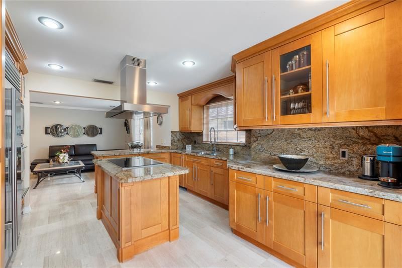 8235 NW 164th St, Miami Lakes, FL 33016 Photo