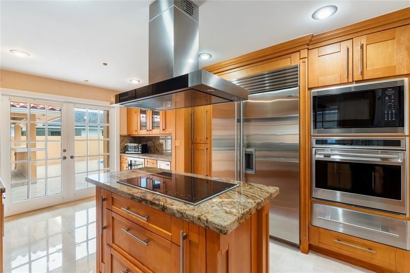 8235 NW 164th St, Miami Lakes, FL 33016 Photo