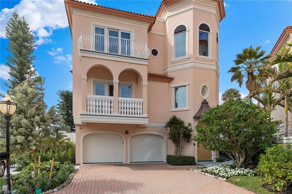 15 Casa Mar Ln, Unit 2, Naples, FL 34103 Photo