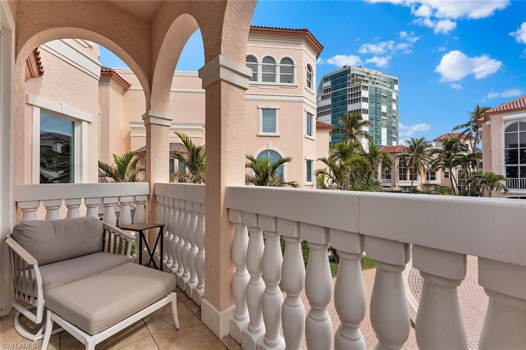 15 Casa Mar Ln, Unit 2, Naples, FL 34103 Photo