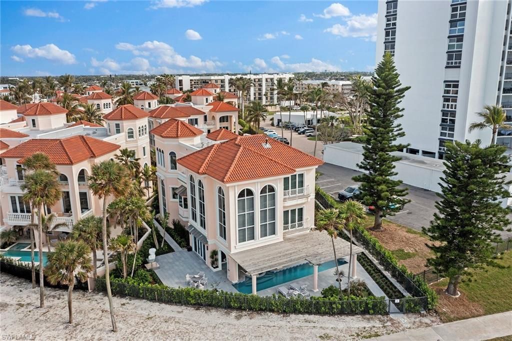 15 Casa Mar Ln, Unit 2, Naples, FL 34103 Photo