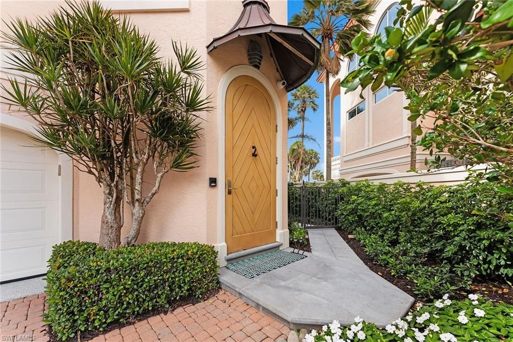 15 Casa Mar Ln, Unit 2, Naples, FL 34103 Photo