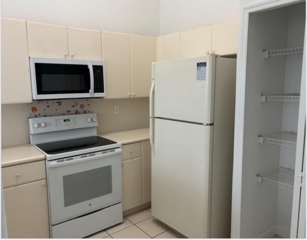 2731 SE 17th Avenue, Unit 210, Homestead, FL 33035 Photo