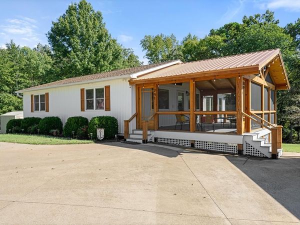 291 Crattie Dr., Springville, TN 38256