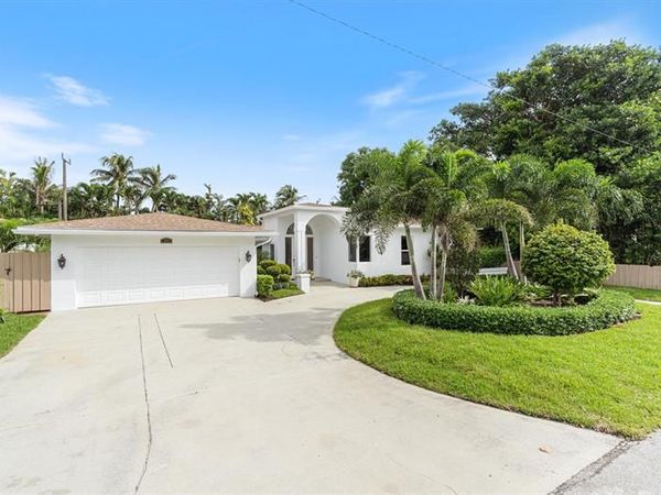 735 NE 6th St, Boca Raton, FL 33432