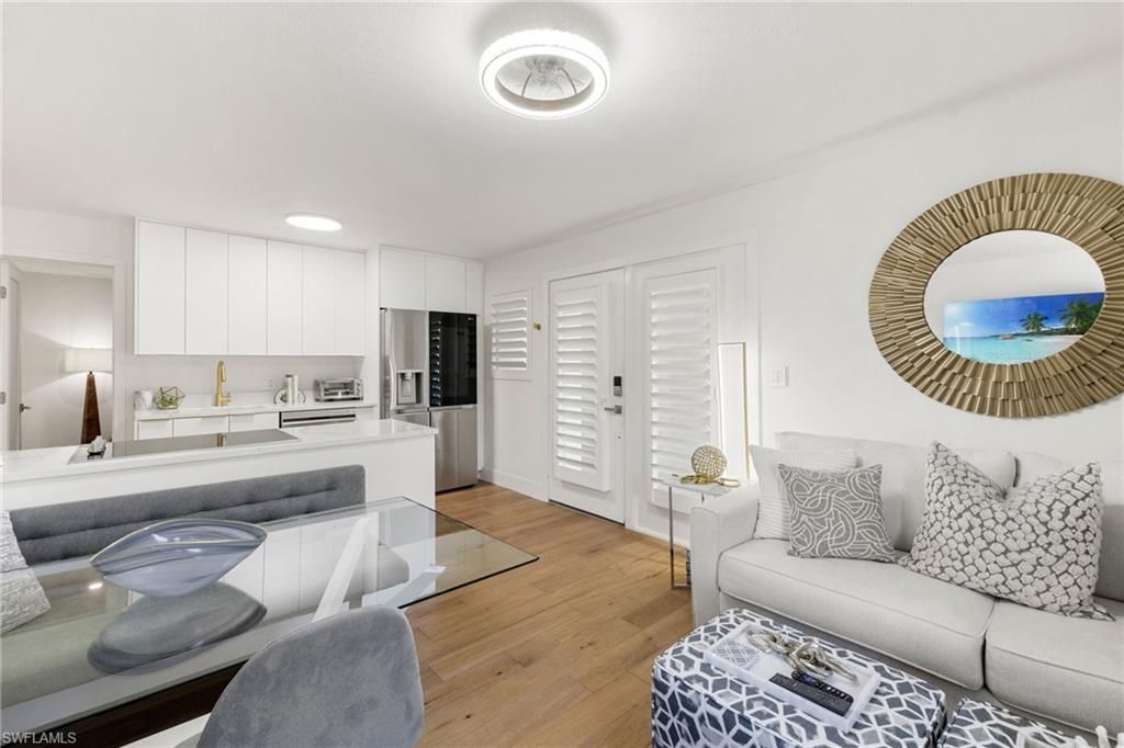 175 Fifth Avenue S, Unit 204, Naples, FL 34102 Photo