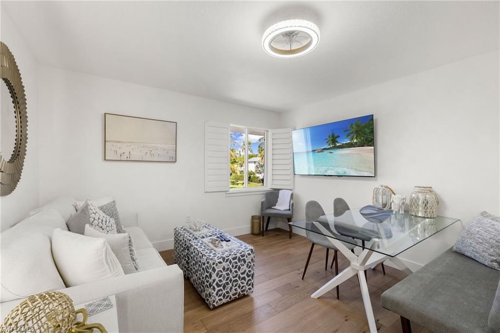 175 Fifth Avenue S, Unit 204, Naples, FL 34102 Photo