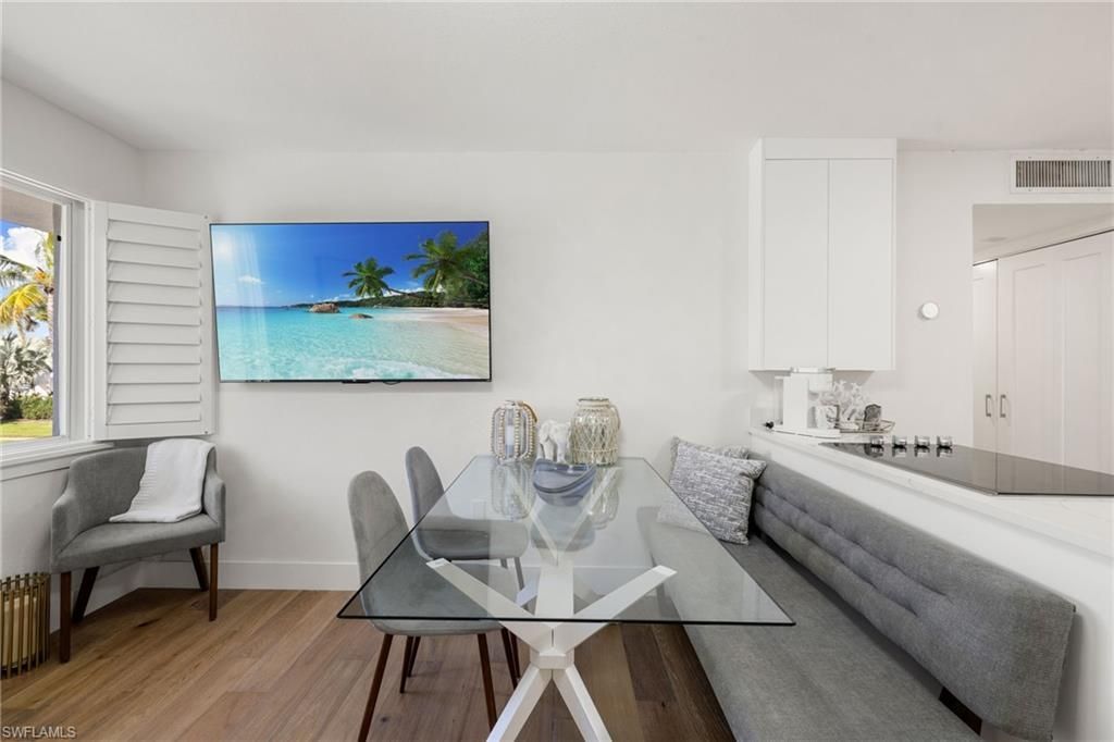 175 Fifth Avenue S, Unit 204, Naples, FL 34102 Photo