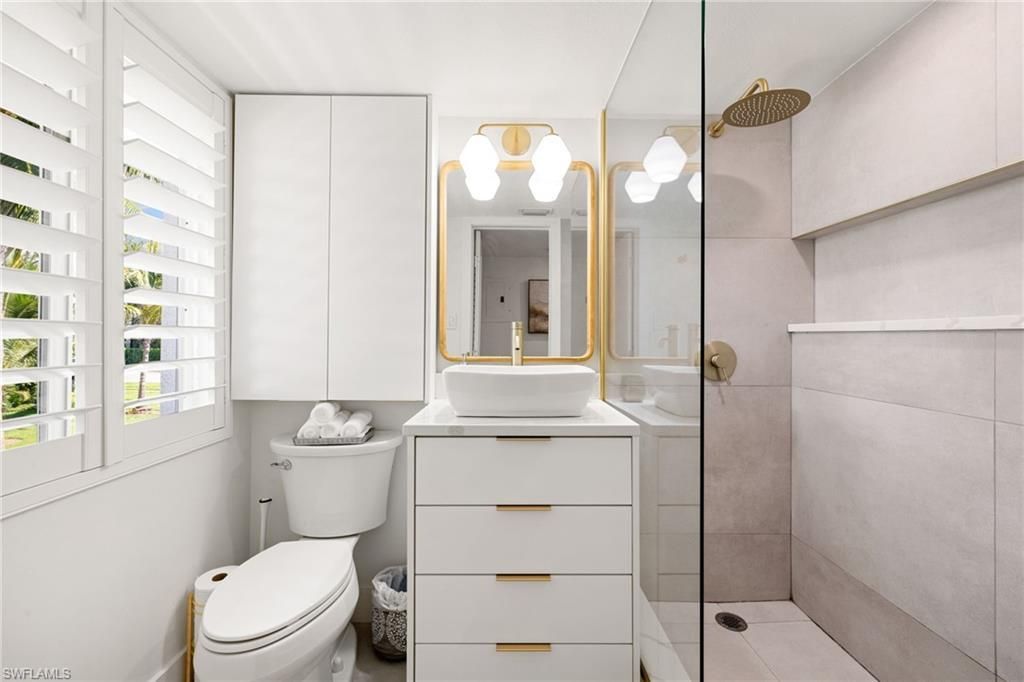 175 Fifth Avenue S, Unit 204, Naples, FL 34102 Photo