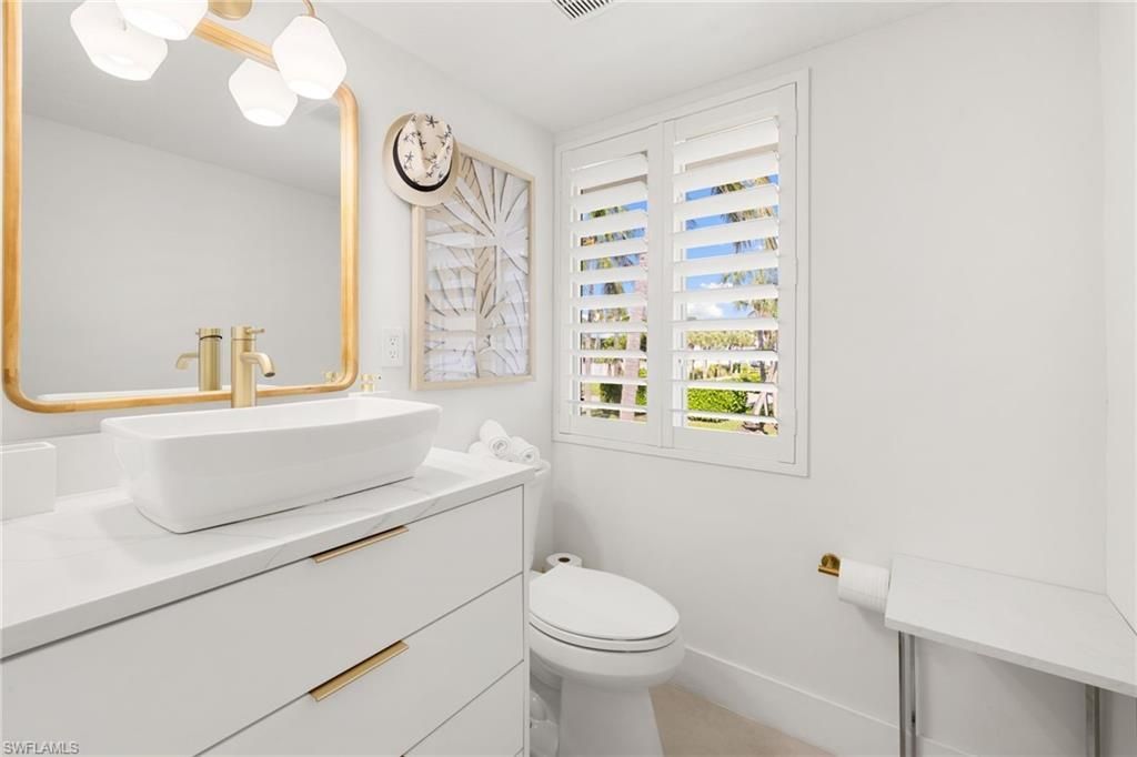175 Fifth Avenue S, Unit 204, Naples, FL 34102 Photo