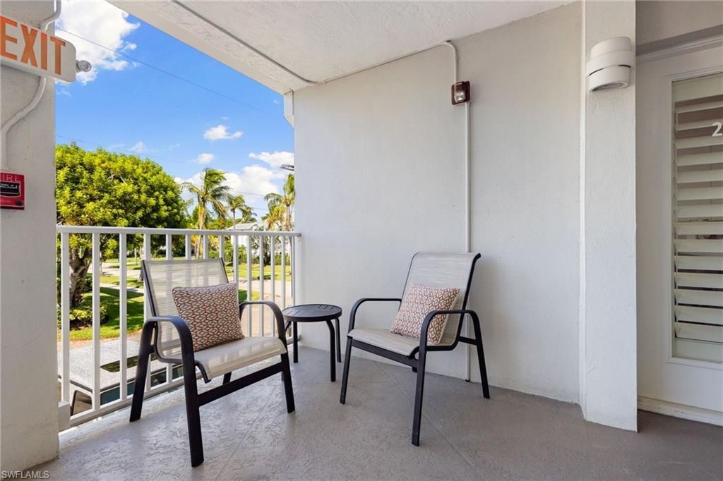 175 Fifth Avenue S, Unit 204, Naples, FL 34102 Photo