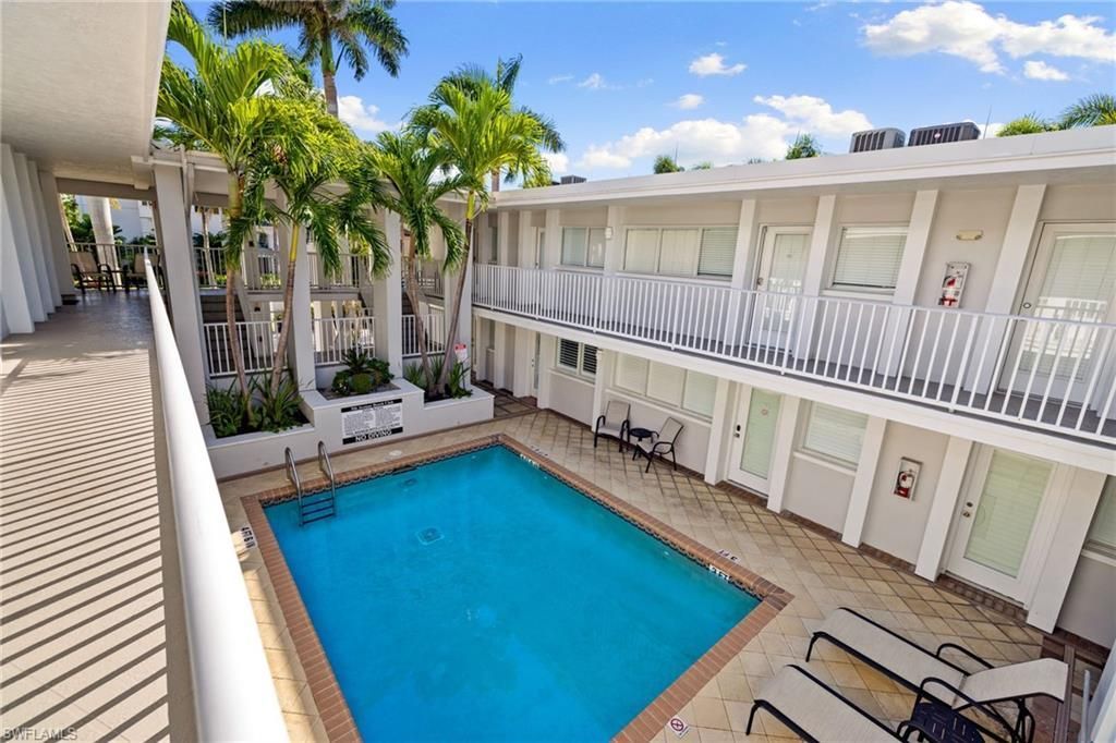 175 Fifth Avenue S, Unit 204, Naples, FL 34102 Photo