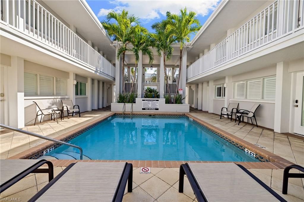 175 Fifth Avenue S, Unit 204, Naples, FL 34102 Photo