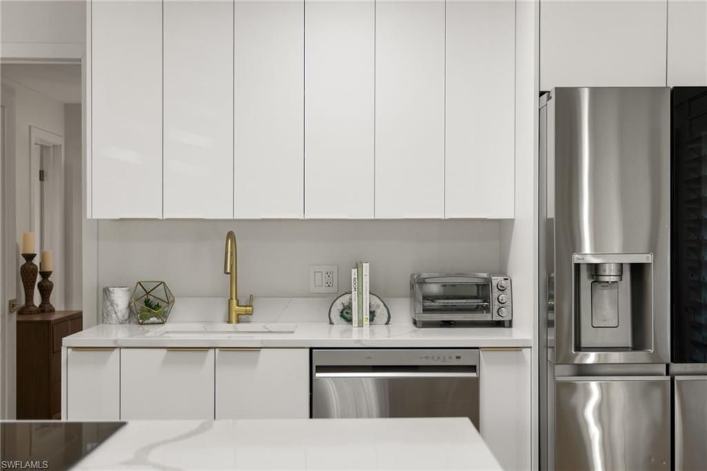 175 Fifth Avenue S, Unit 204, Naples, FL 34102 Photo