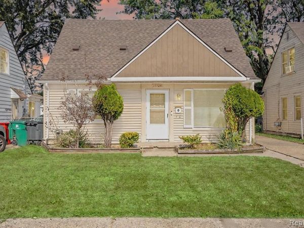 17725 Lincoln Avenue, Eastpointe, MI 48021