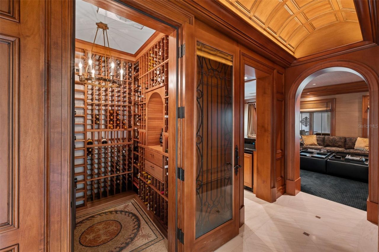 914 S Golf View Street, Tampa, FL 33629 Photo