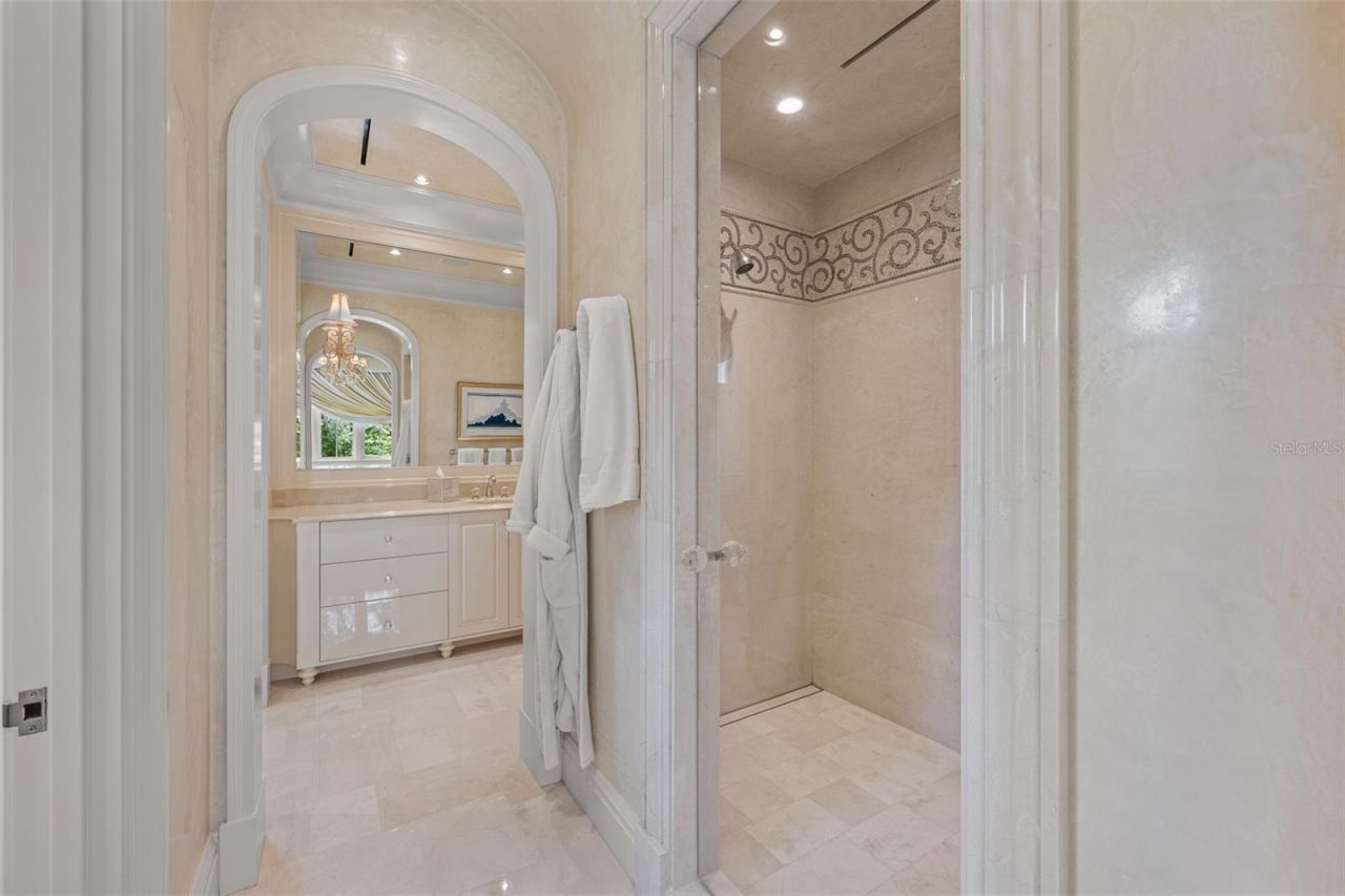 914 S Golf View Street, Tampa, FL 33629 Photo