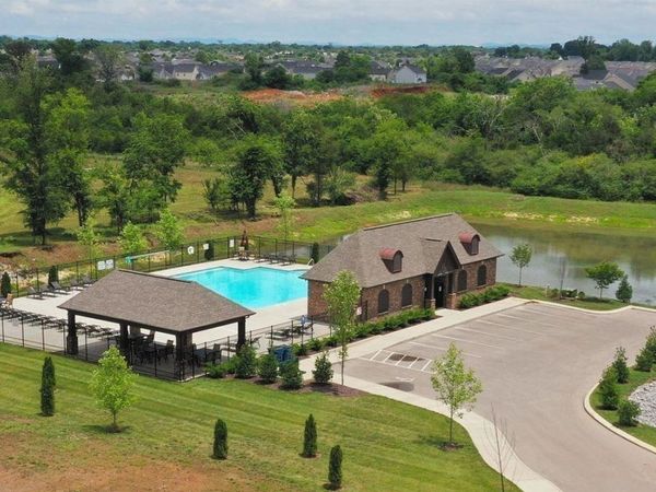 1814 Oak Dr, Murfreesboro, TN 37128