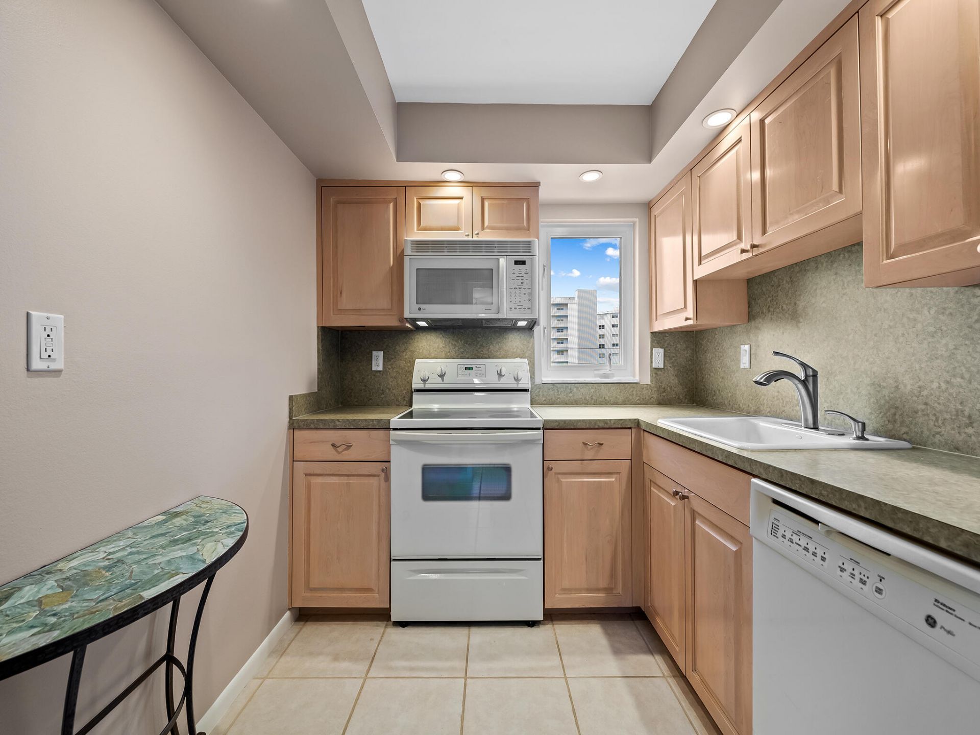 3221 S Ocean Boulevard, Unit 302, Highland Beach, FL 33487 Photo