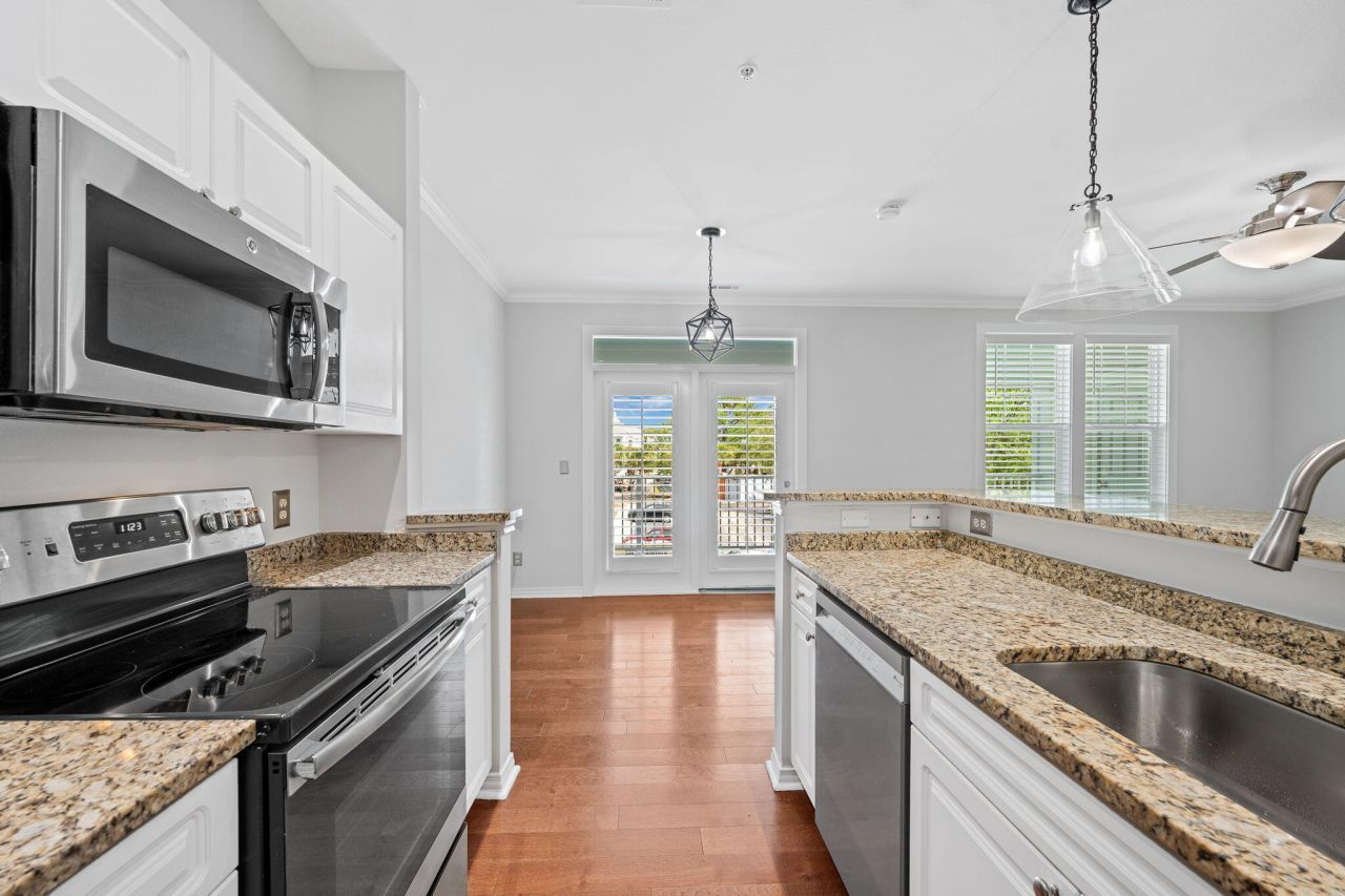 130 River Landing Drive Photo 17