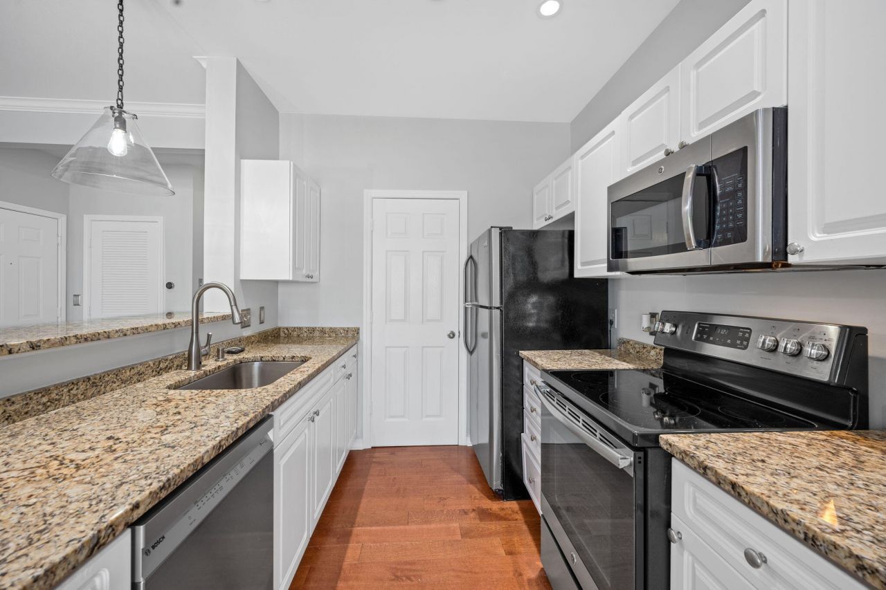 130 River Landing Drive Photo 19