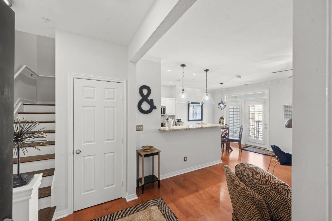 130 River Landing Drive Photo 5