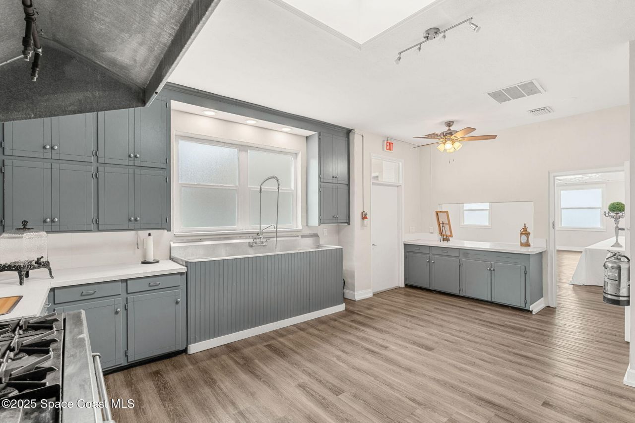 1824 S Harbor City Boulevard, Melbourne, FL 32901 Photo