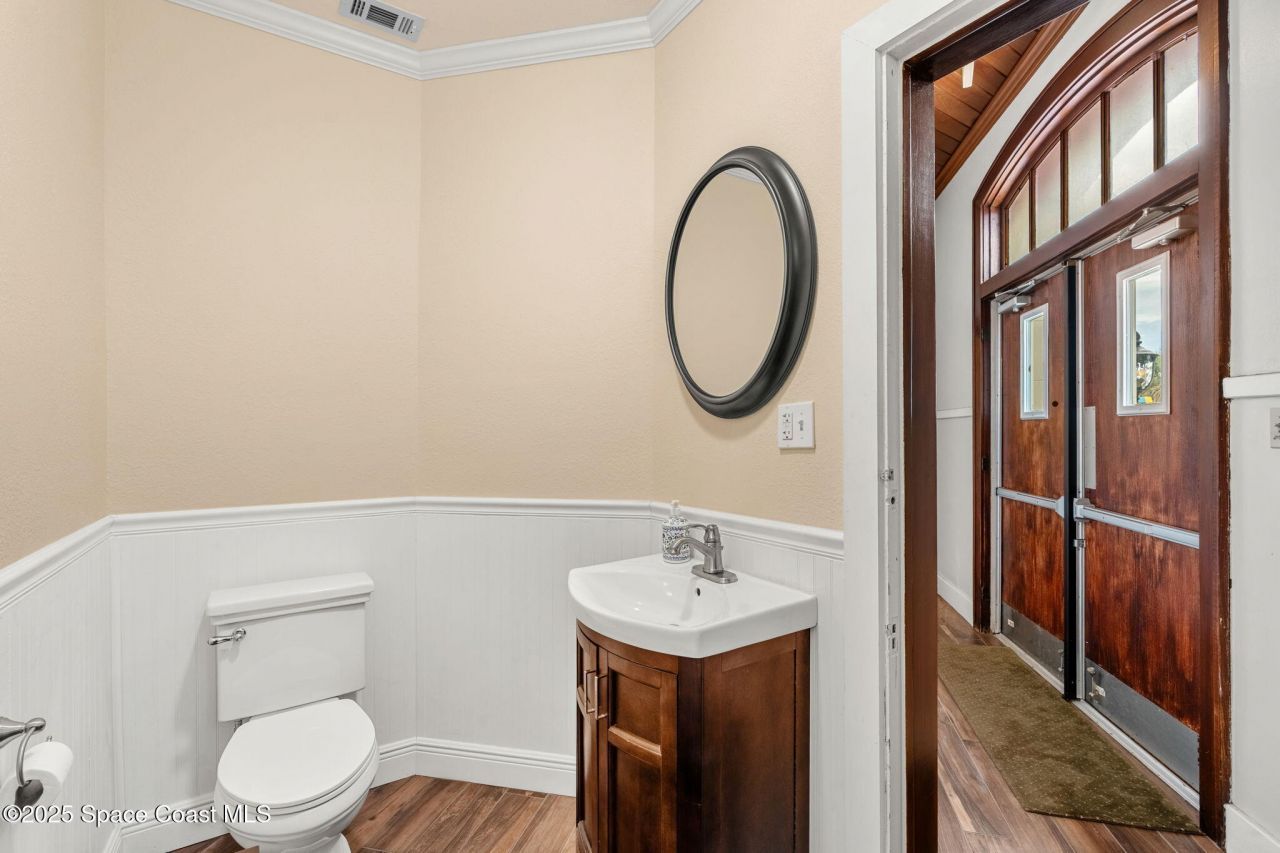 1824 S Harbor City Boulevard, Melbourne, FL 32901 Photo