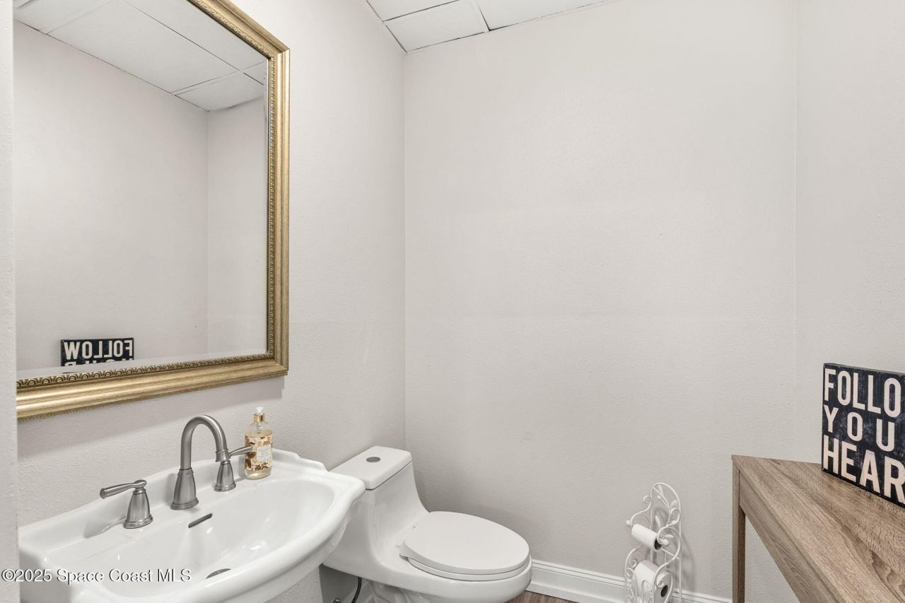 1824 S Harbor City Boulevard, Melbourne, FL 32901 Photo